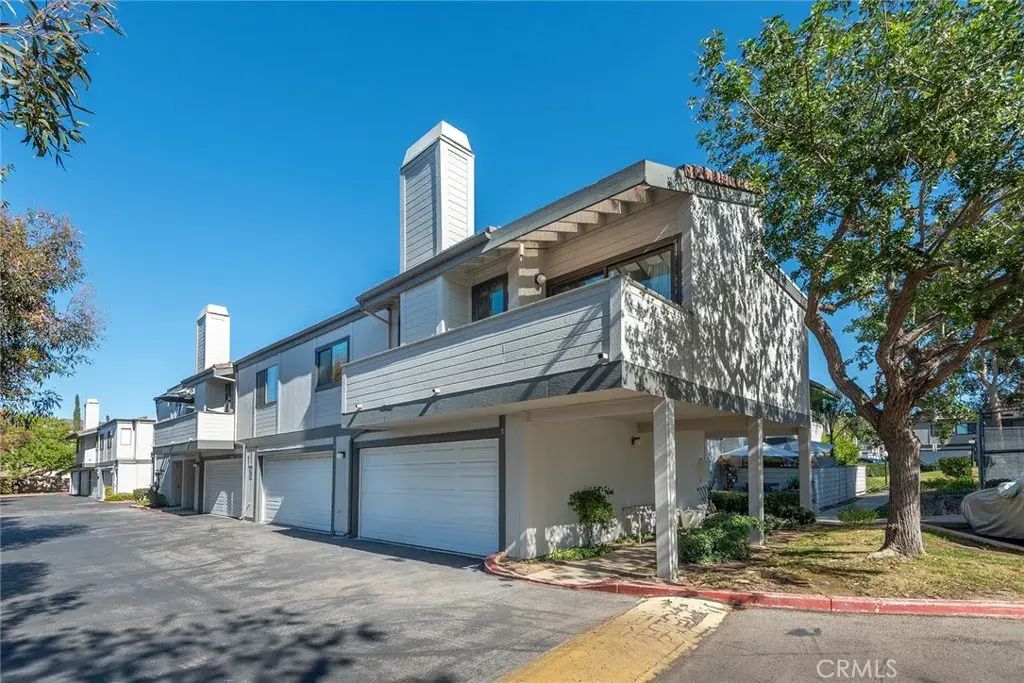 6458 Twin Circle Lane 3, Simi Valley