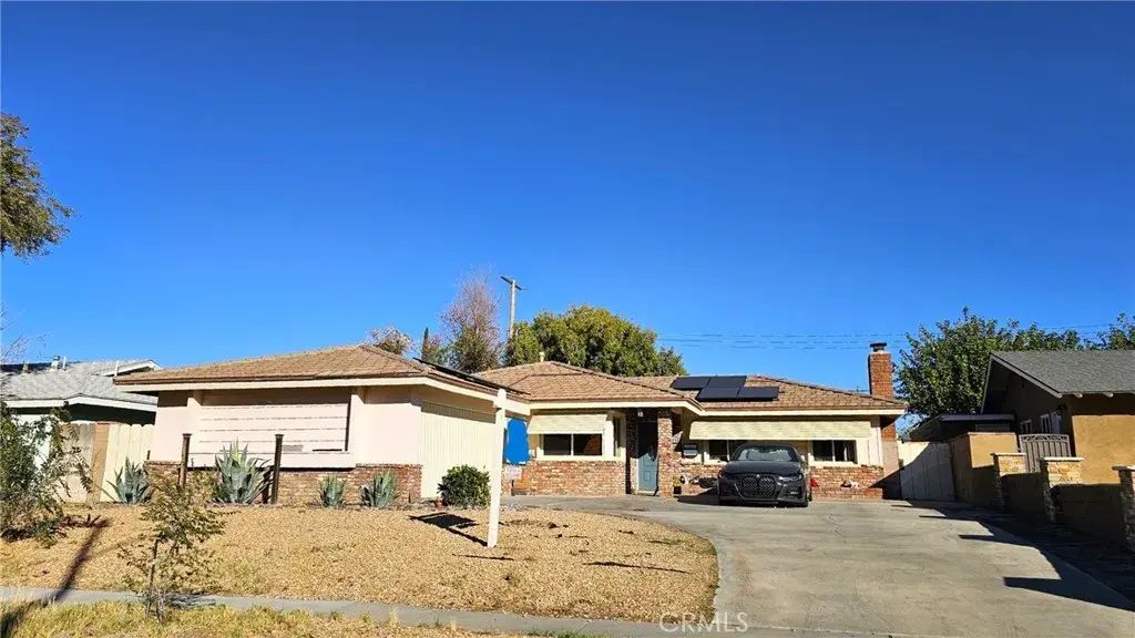 44554 15th West, Lancaster