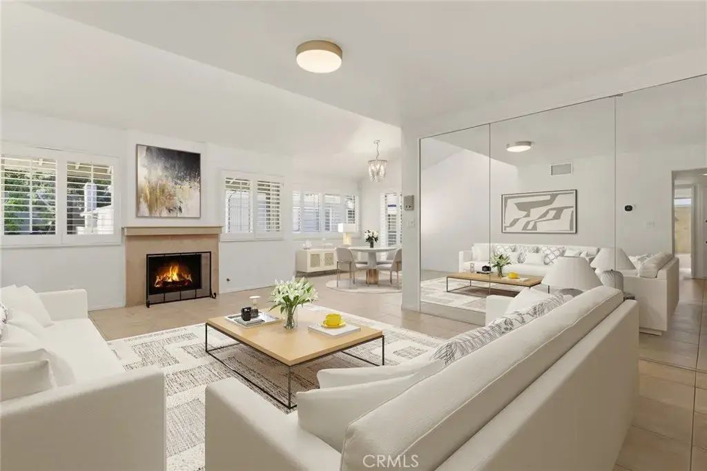 22117 Burbank Boulevard 7, Woodland Hills
