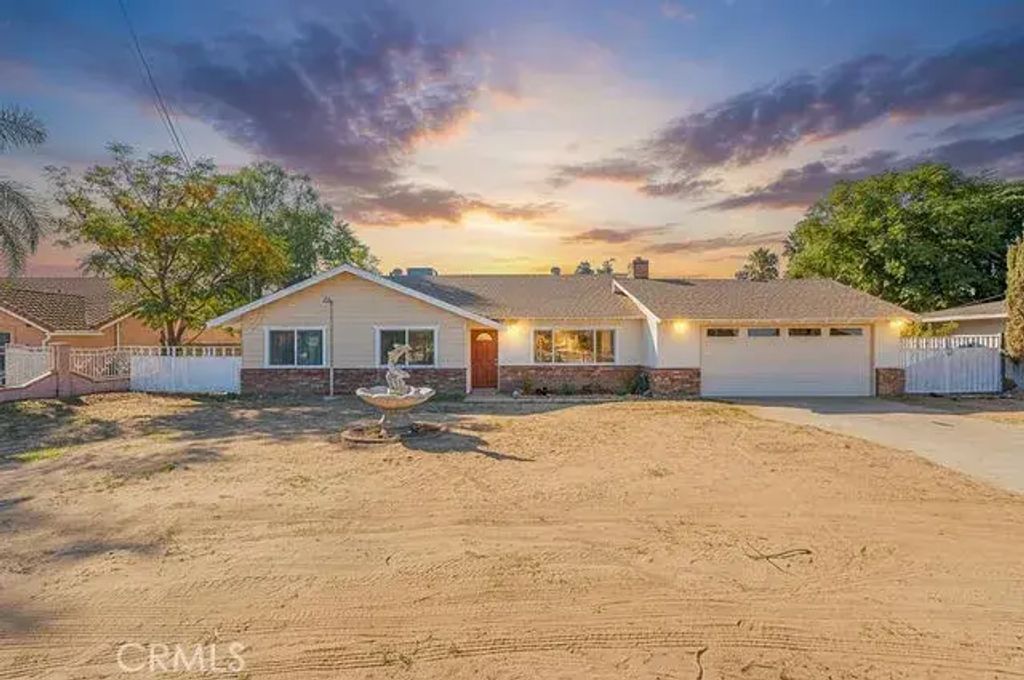 6049 Bain Street, Jurupa Valley