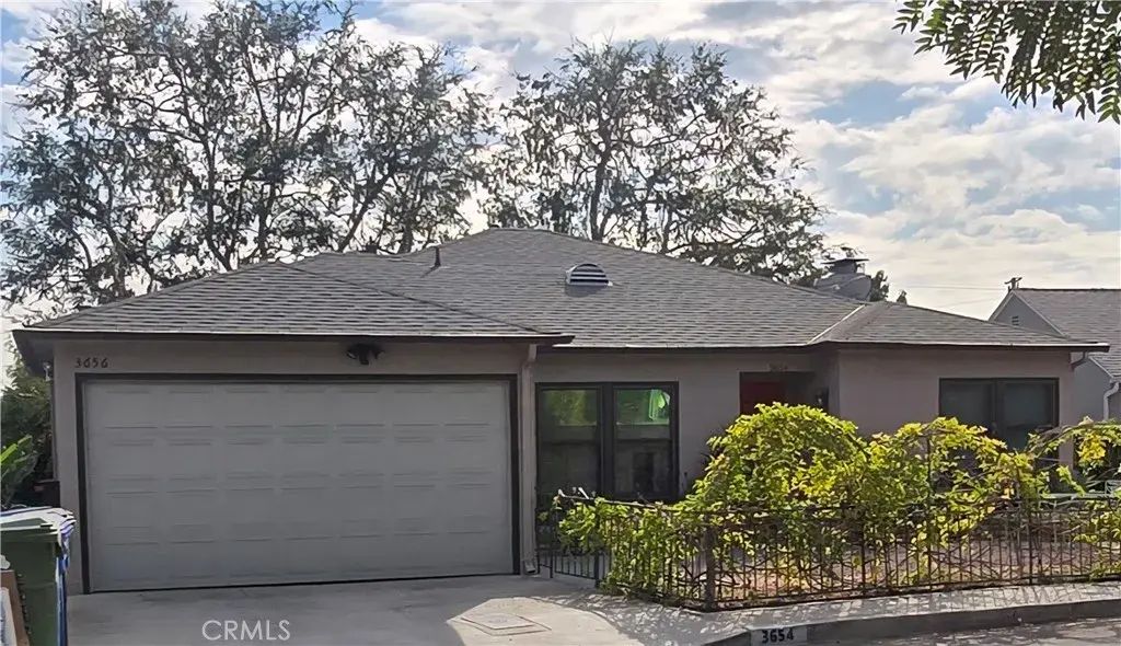 3654 Roderick Road, Los Angeles