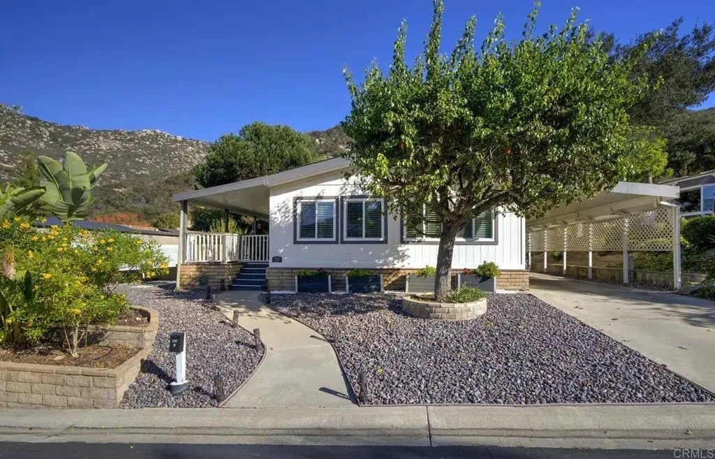 8975 Lawrence Welk Dr 314, Escondido