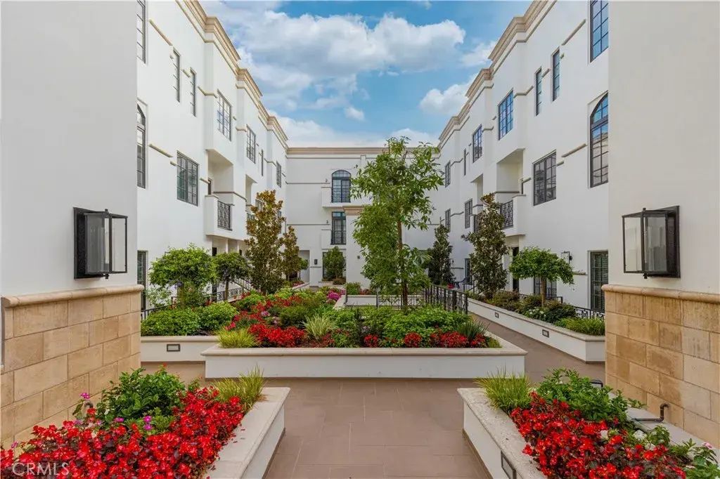 288 S Oakland Ave 211, Pasadena