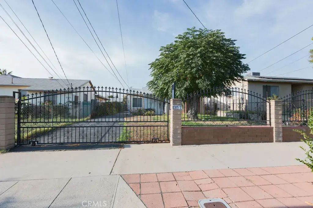 13157 Glamis St, Pacoima