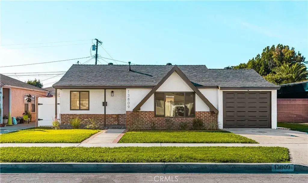 13809 Roseton Avenue, Norwalk