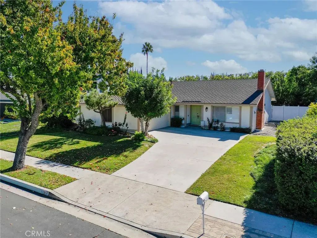 22714 Stagg, West Hills