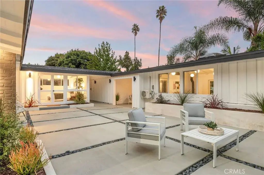 3103 Shipway Avenue, Long Beach
