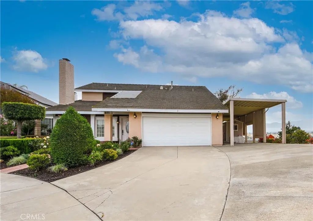 871 Kevin, Corona