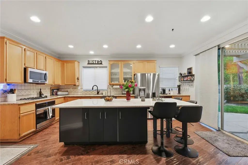 28649 Silverking, Saugus