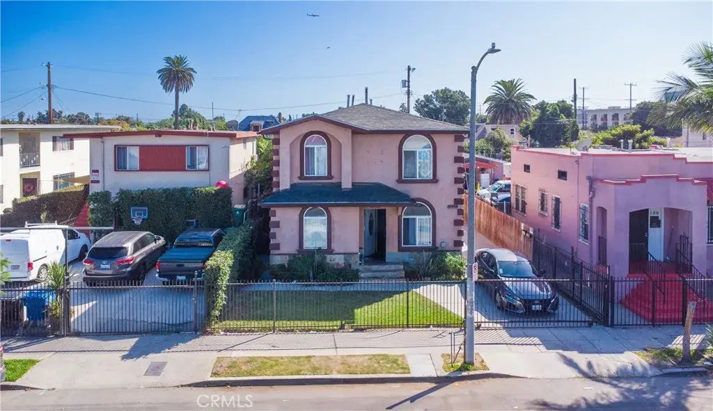 124 E. 54th Street, Los Angeles