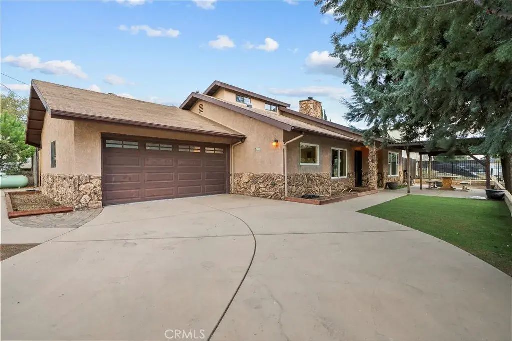 42612 Montello, Lake Elizabeth
