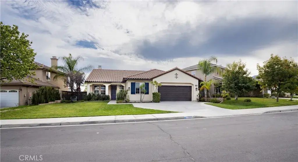 23650 Aquacate, Corona