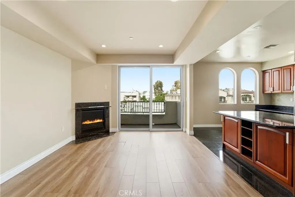 11218 Camarillo Street 402, North Hollywood