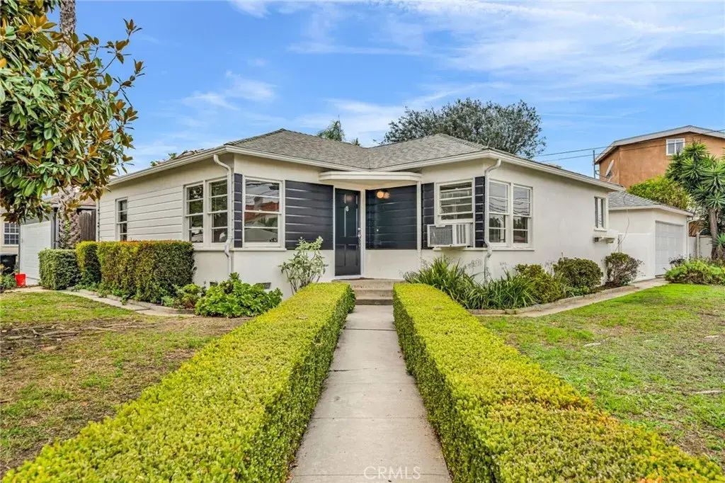 8301 Reading Avenue, Los Angeles