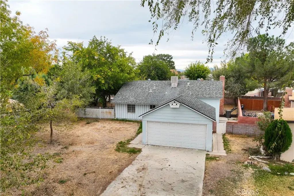 1354 W Jenner, Lancaster