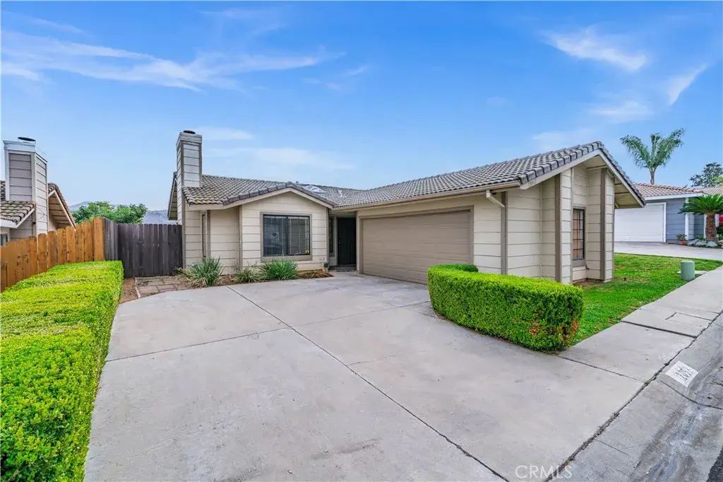 12052 Elk Boulevard, Riverside