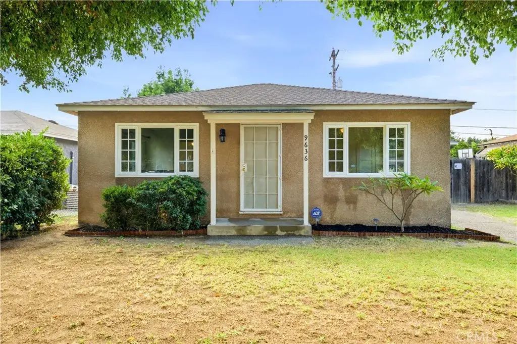 9636 Cedartree, Downey