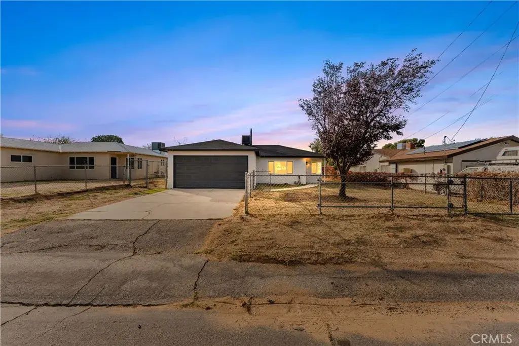 42221 52nd West, Lancaster