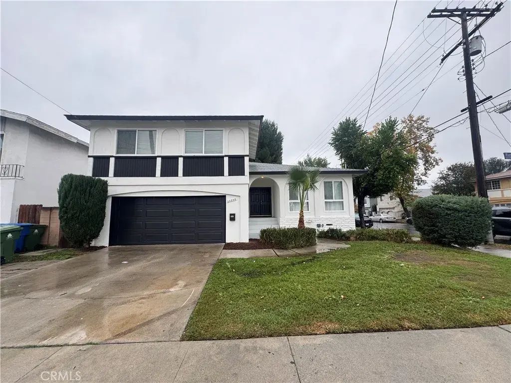 20258 Runnymede Street, Winnetka