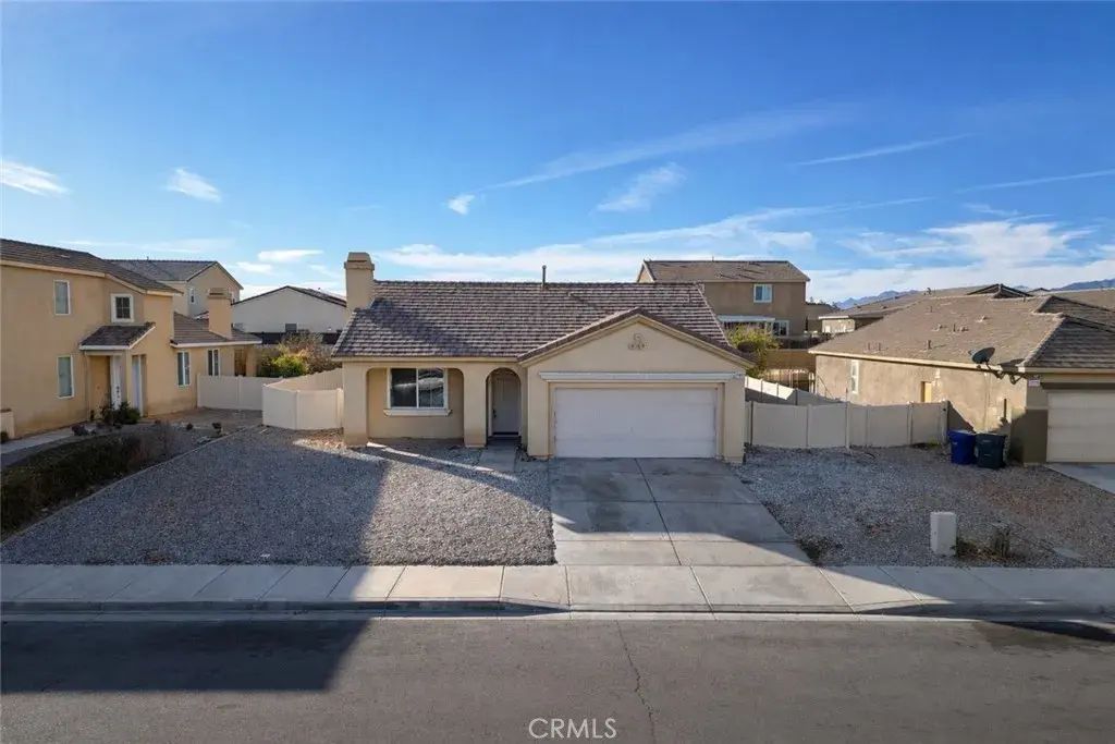 11807 Desert Glen, Adelanto
