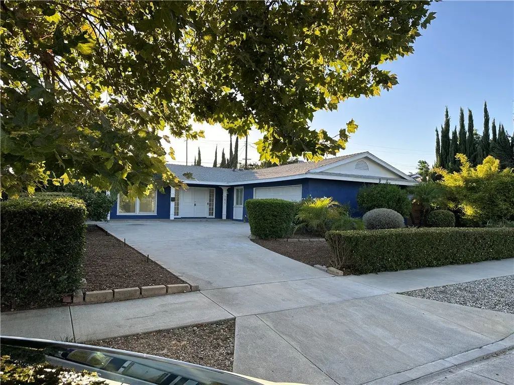 7827 Maynard Avenue, West Hills
