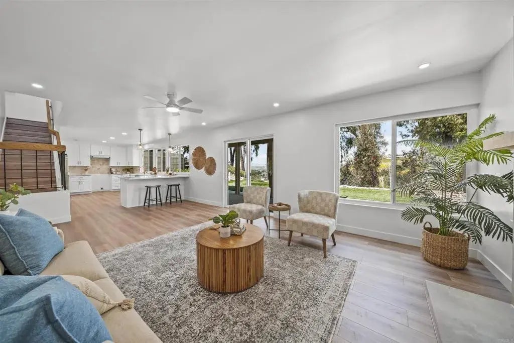 Photo of Listing #PTP2508596