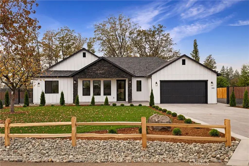 5085 Country Club Drive, Paradise