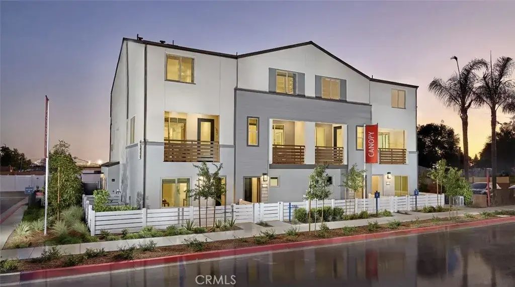 1330 W Oakcrest Paseo, Ontario