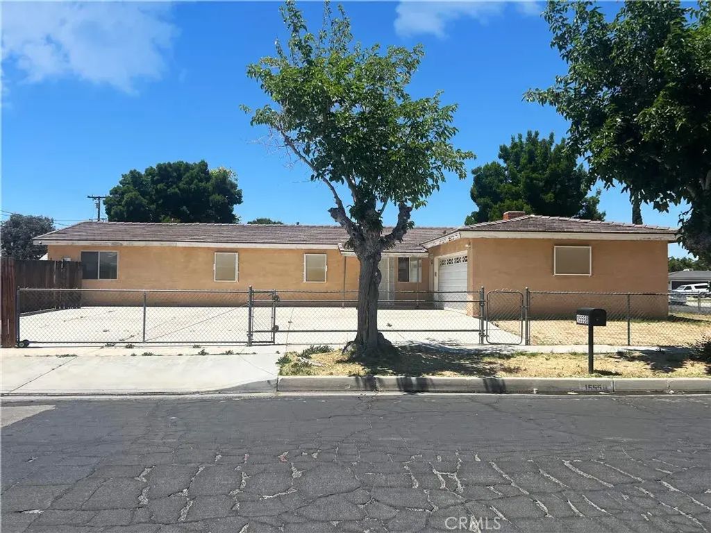 15558 Del Rey, Victorville