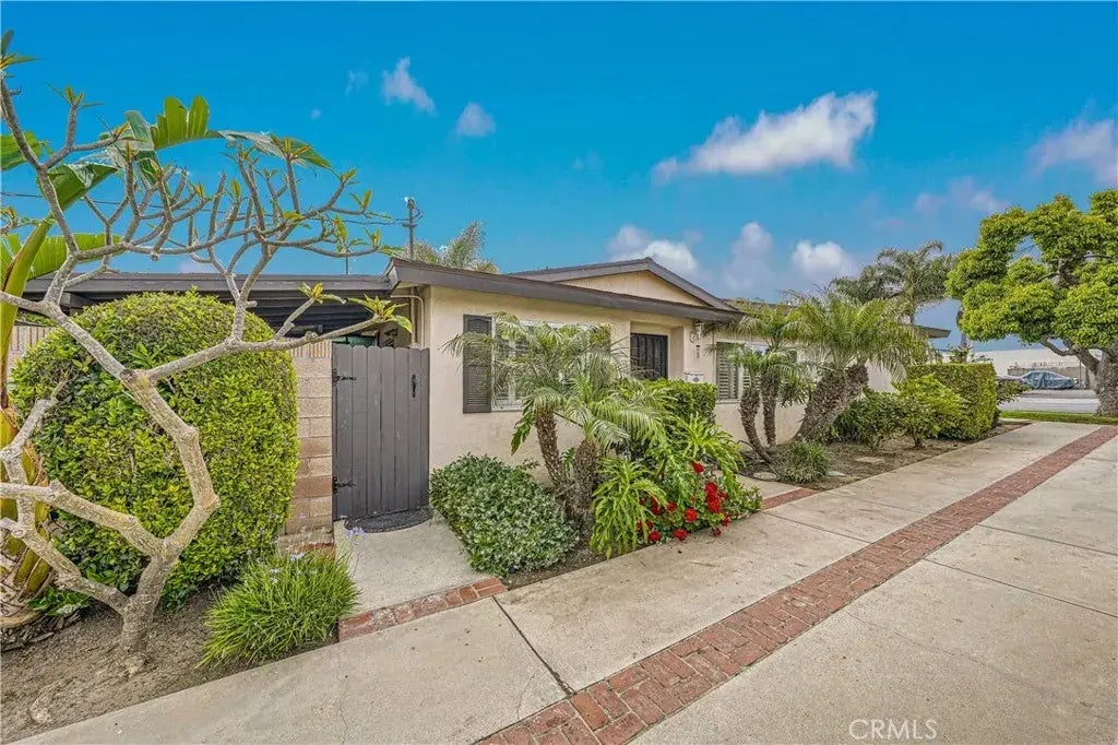 7941 Ronald Drive A, Huntington Beach