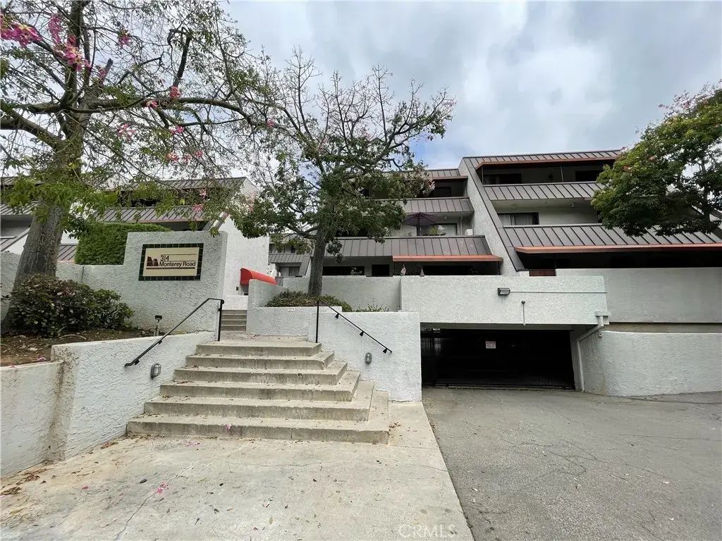 314 Monterey Road 23, South Pasadena