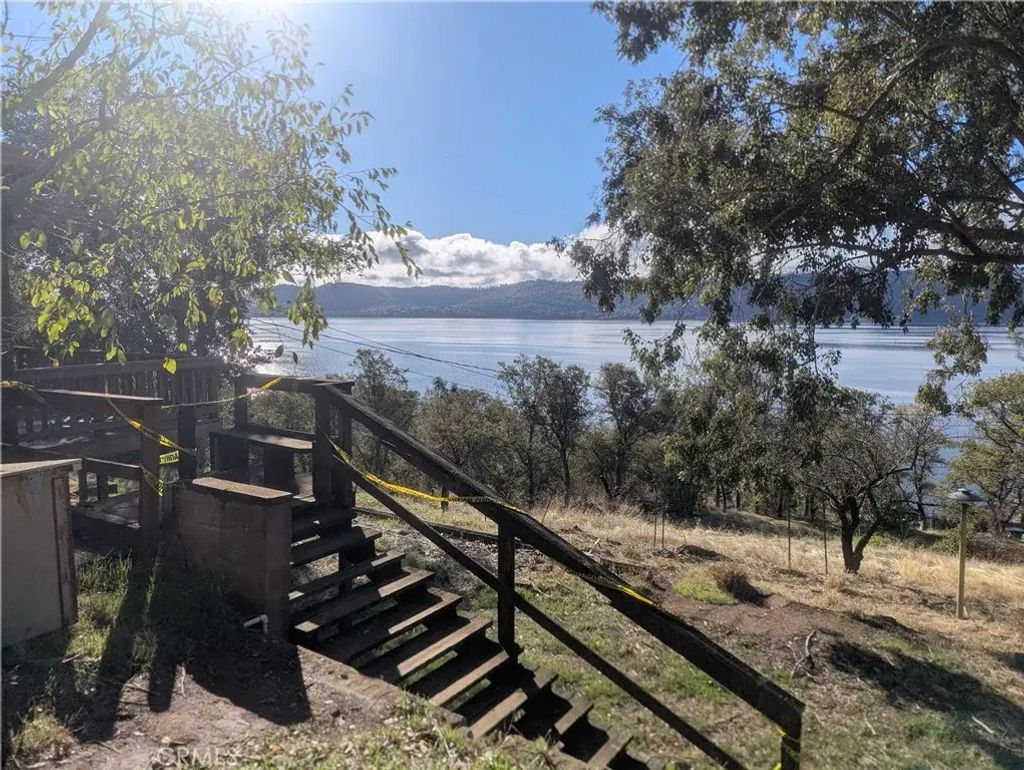 12390 Terrace Dr, Clearlake