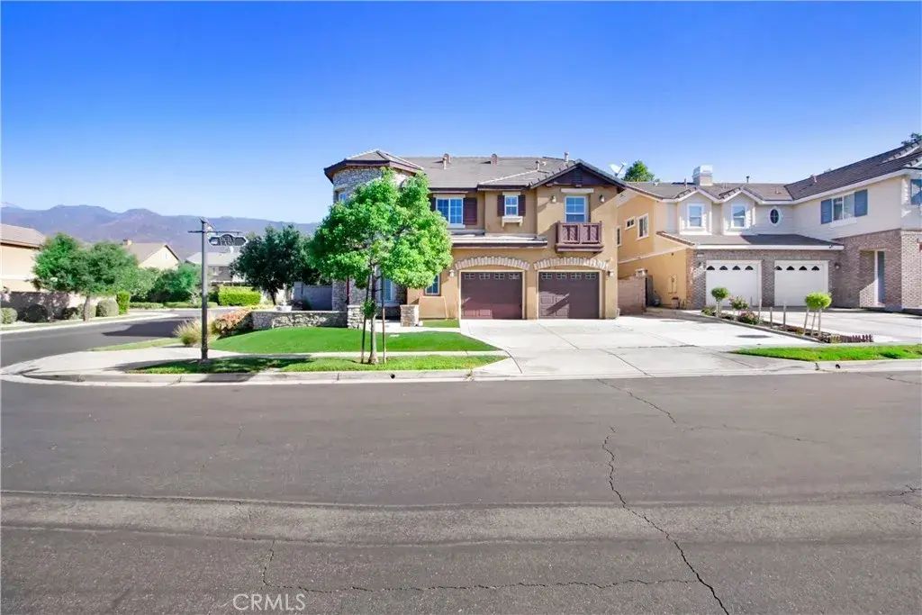 15562 Sicily Lane, Fontana