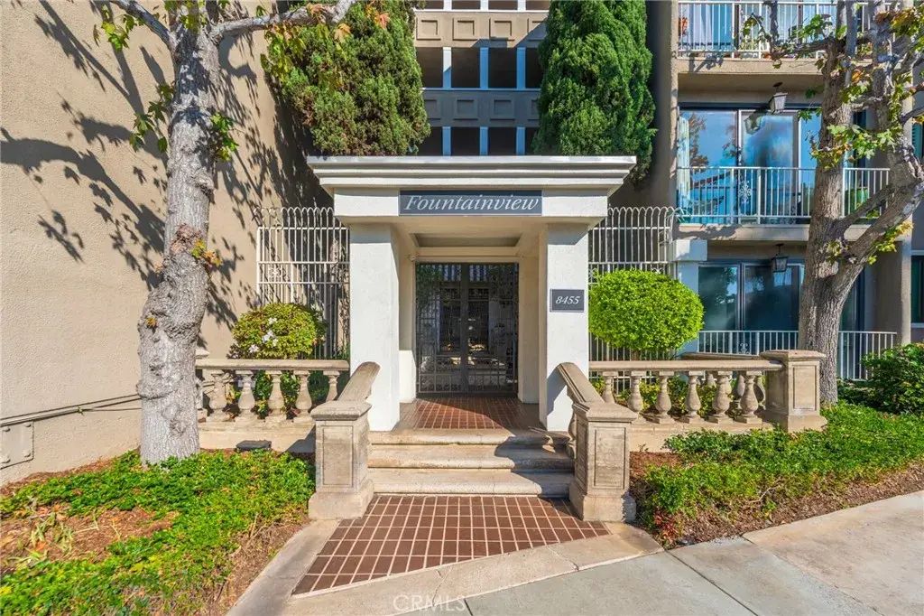 8455 Fountain Avenue 108, West Hollywood
