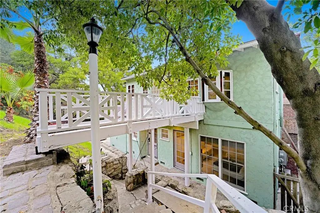 12060 Laurel Terrace, Studio City