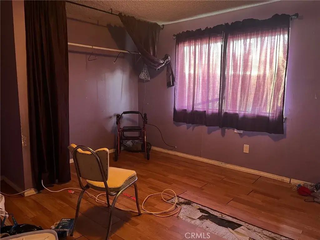 7824 Peacock, Highland