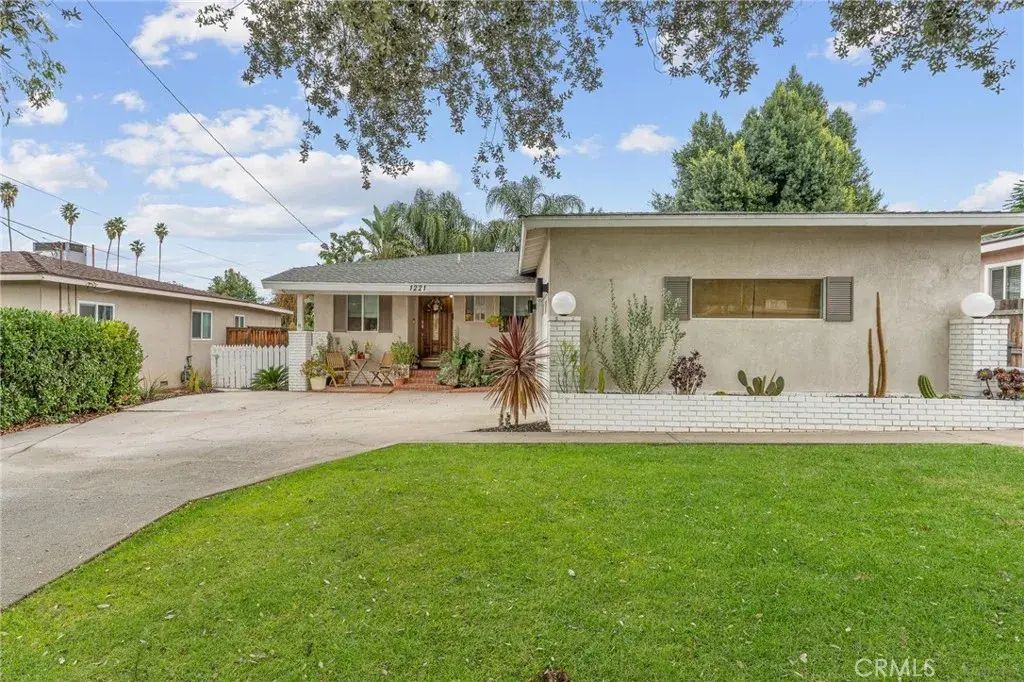 1221 San Jacinto, Redlands