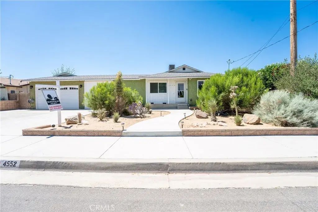 4552 W Avenue L12, Lancaster
