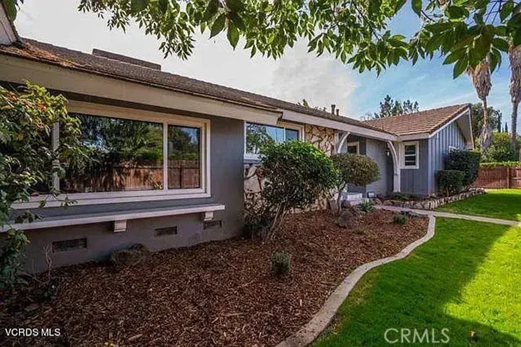 6656 Columbus Avenue, Van Nuys