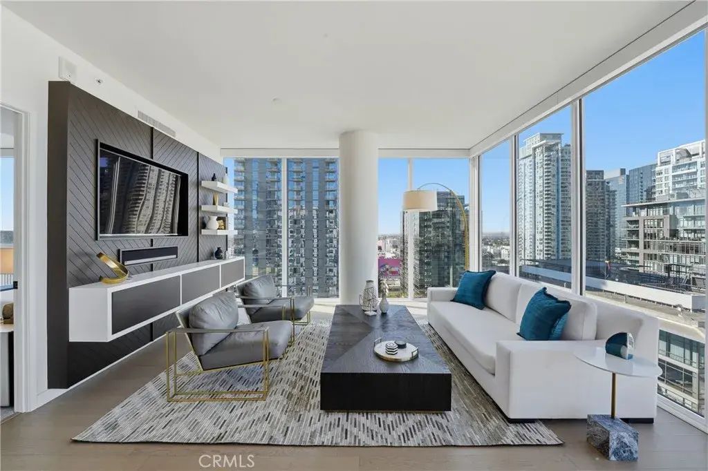 1050 S Grand 1801, Los Angeles