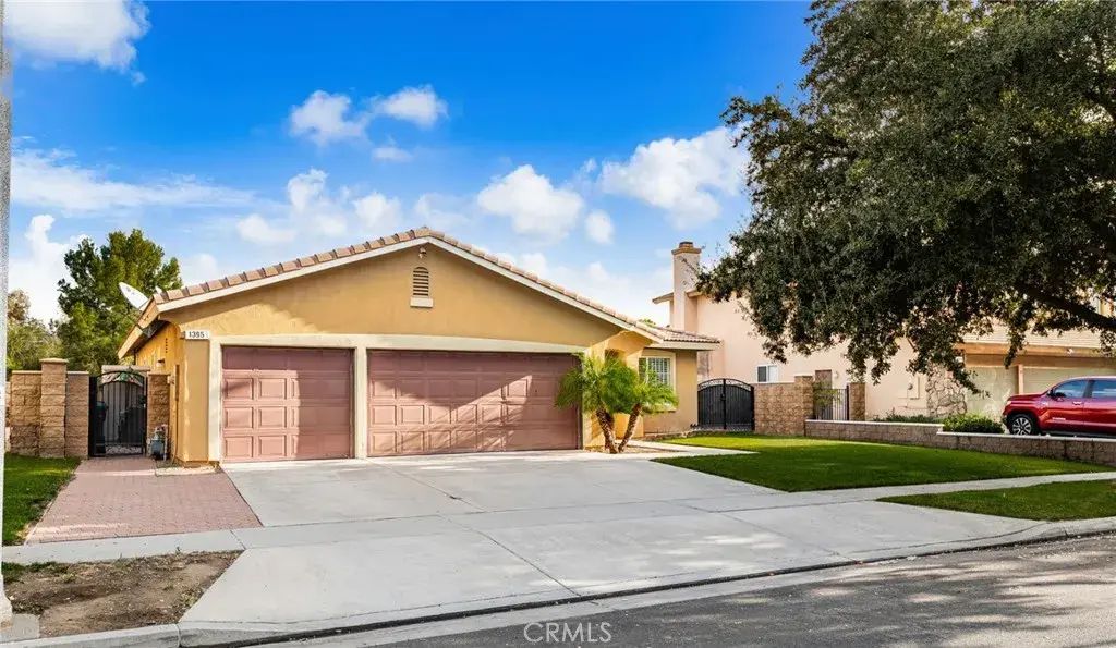 1395 Pinewood Dr, Corona