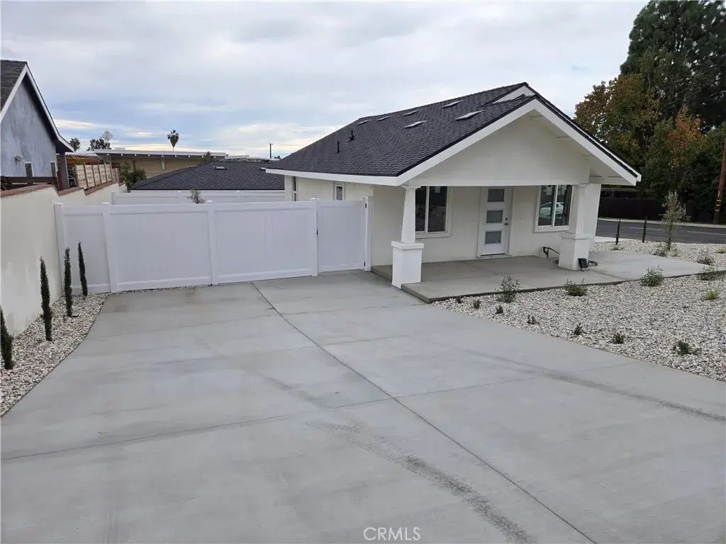 16742 E Main Street, Orange