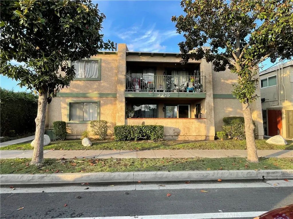 3275 E Artesia, Long Beach