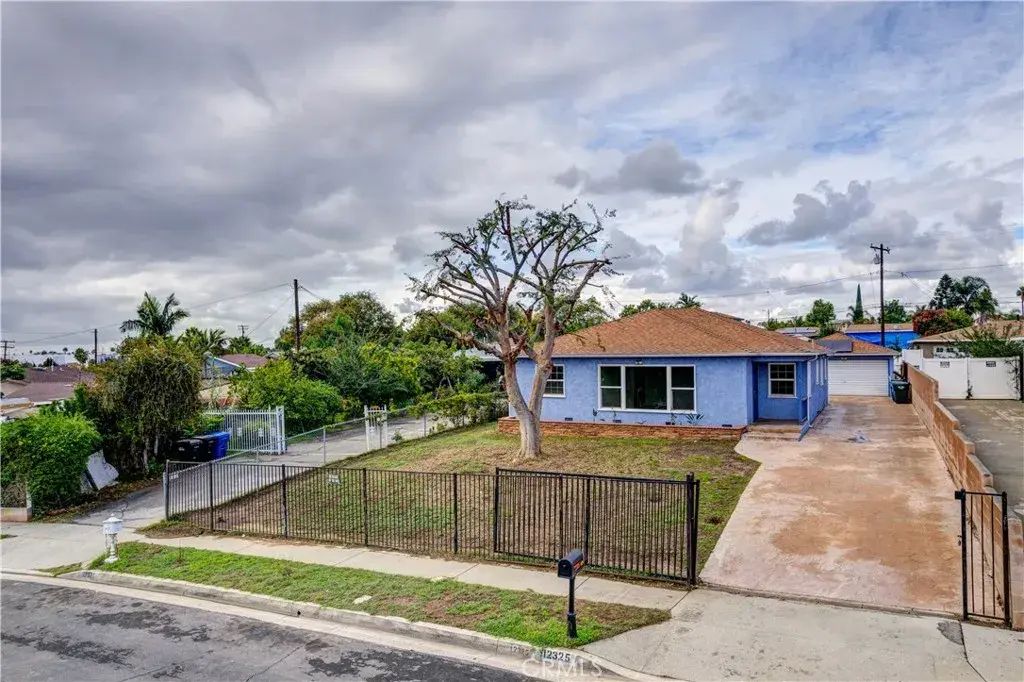 12325 Louis Ave, Whittier