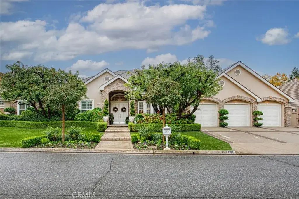 1181 E Newhall, Fresno