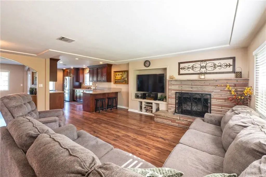 11665 Valverda, Riverside