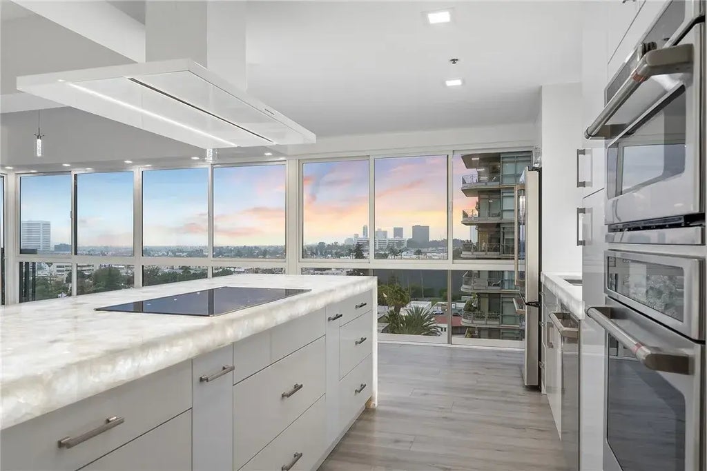 10790 Wilshire Boulevard 806, Los Angeles