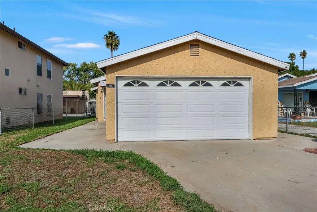323 E 102nd St., Los Angeles