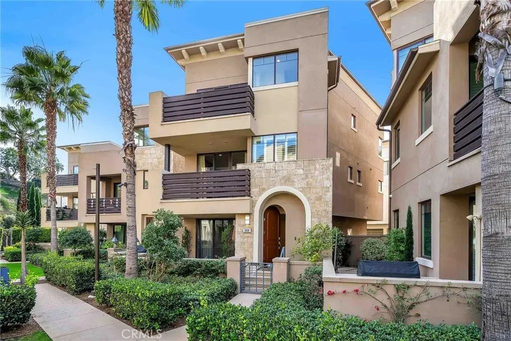 5828 Sparrow Court, Playa Vista