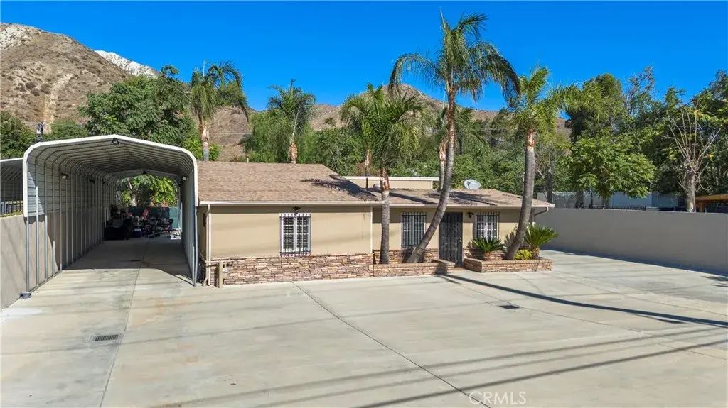 16835 Sierra Highway, Canyon Country